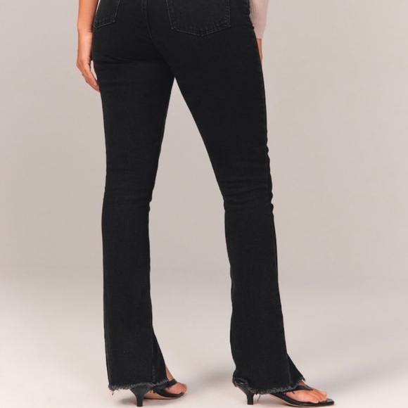 Abercrombie & Fitch | High Rise Curve Love Split Hem Jeans - Picture 4 of 14